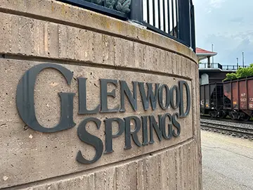 Glenwood Springs city entrance sign on the route from Denver