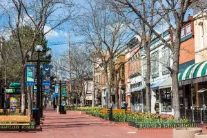 boulder colorado city photo-pearl-street-mall | Town to Mountain Express Denver Airport Shuttle Pearl Street Mall Daytime